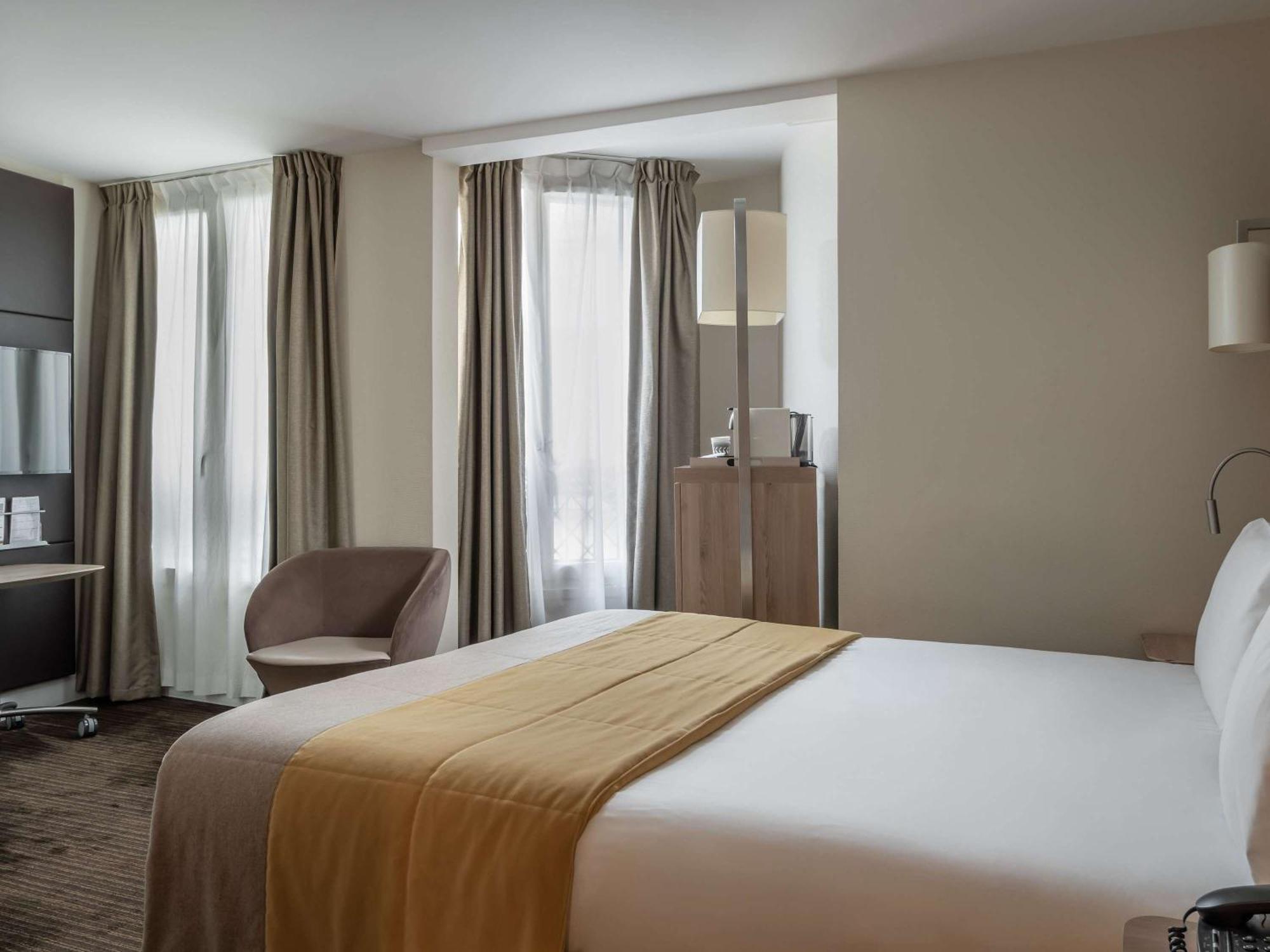 Mercure Paris Pigalle Sacre Coeur Esterno foto