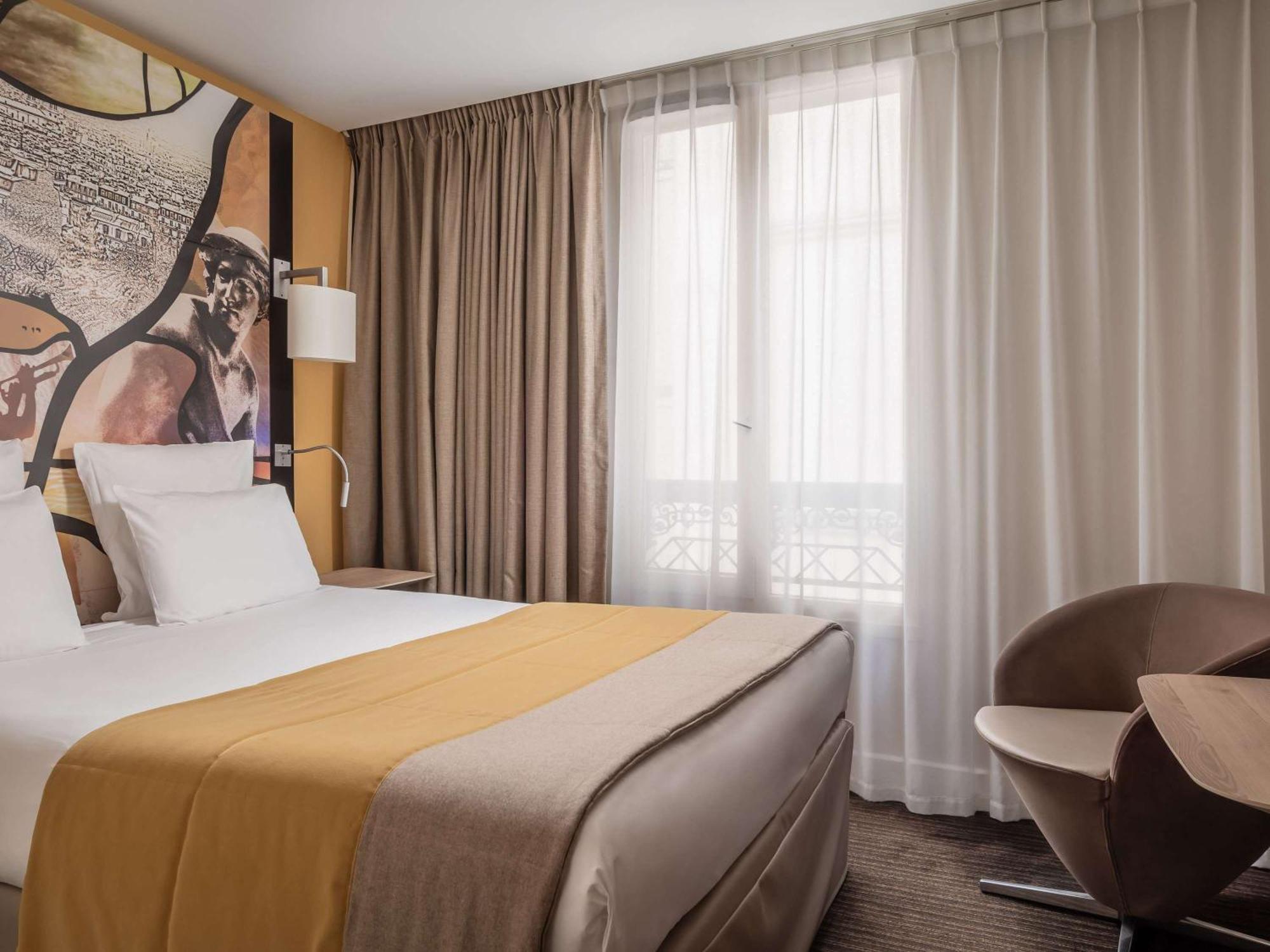 Mercure Paris Pigalle Sacre Coeur Esterno foto