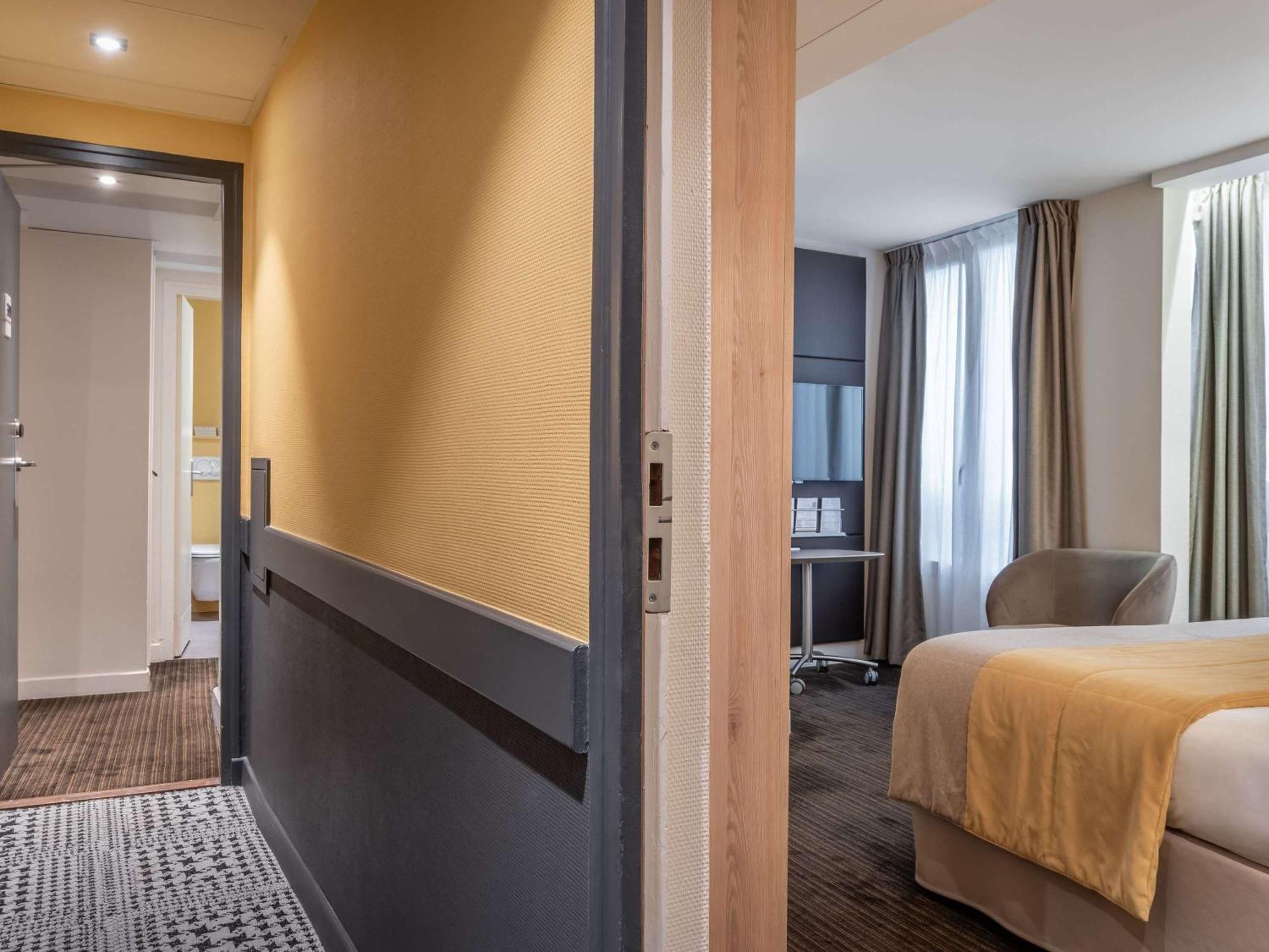 Mercure Paris Pigalle Sacre Coeur Esterno foto