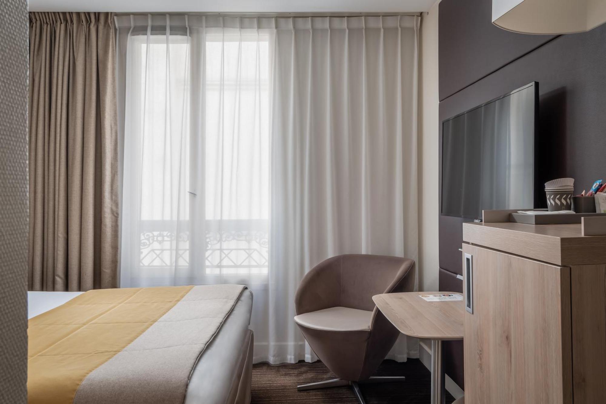 Mercure Paris Pigalle Sacre Coeur Esterno foto