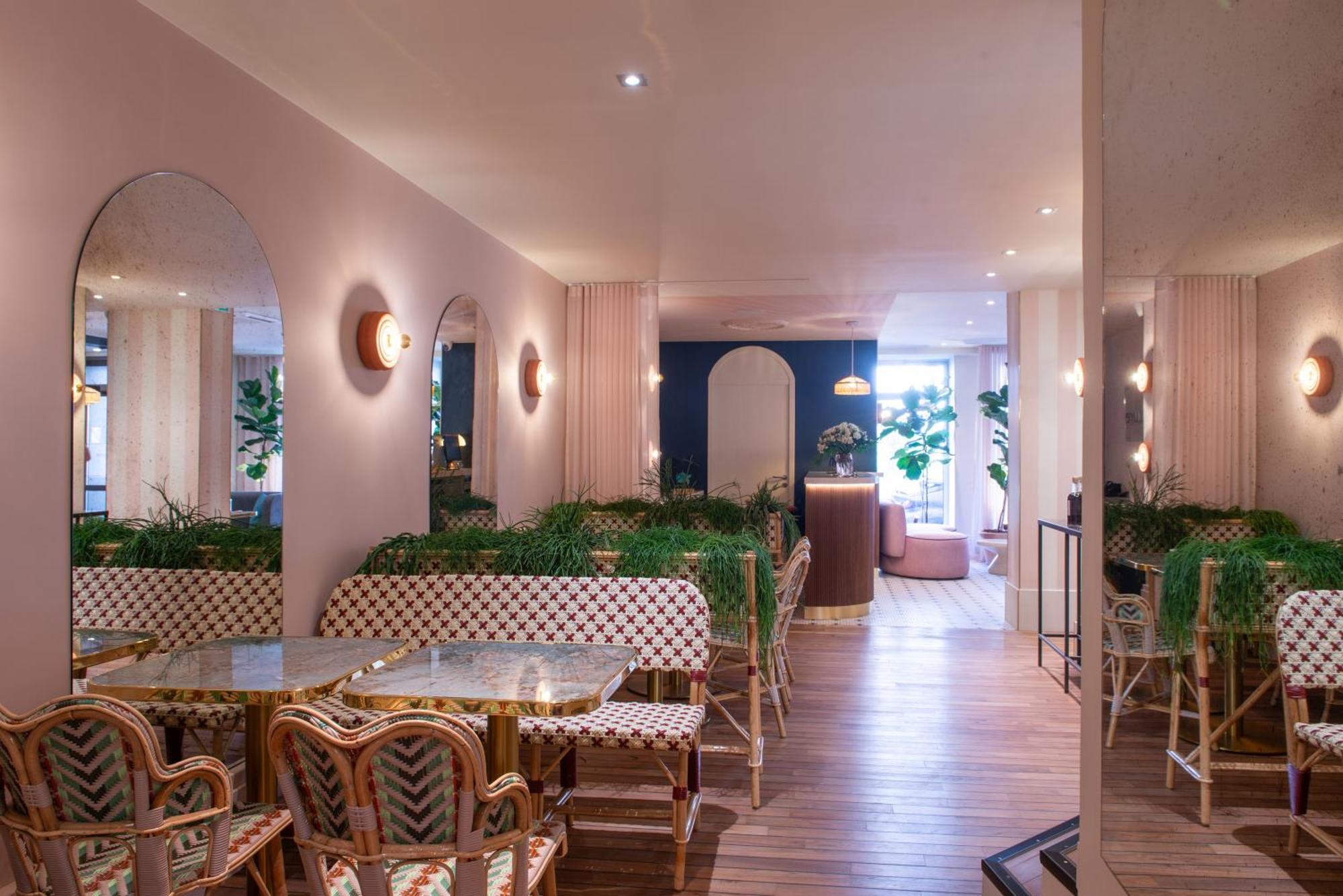 Mercure Paris Pigalle Sacre Coeur Esterno foto