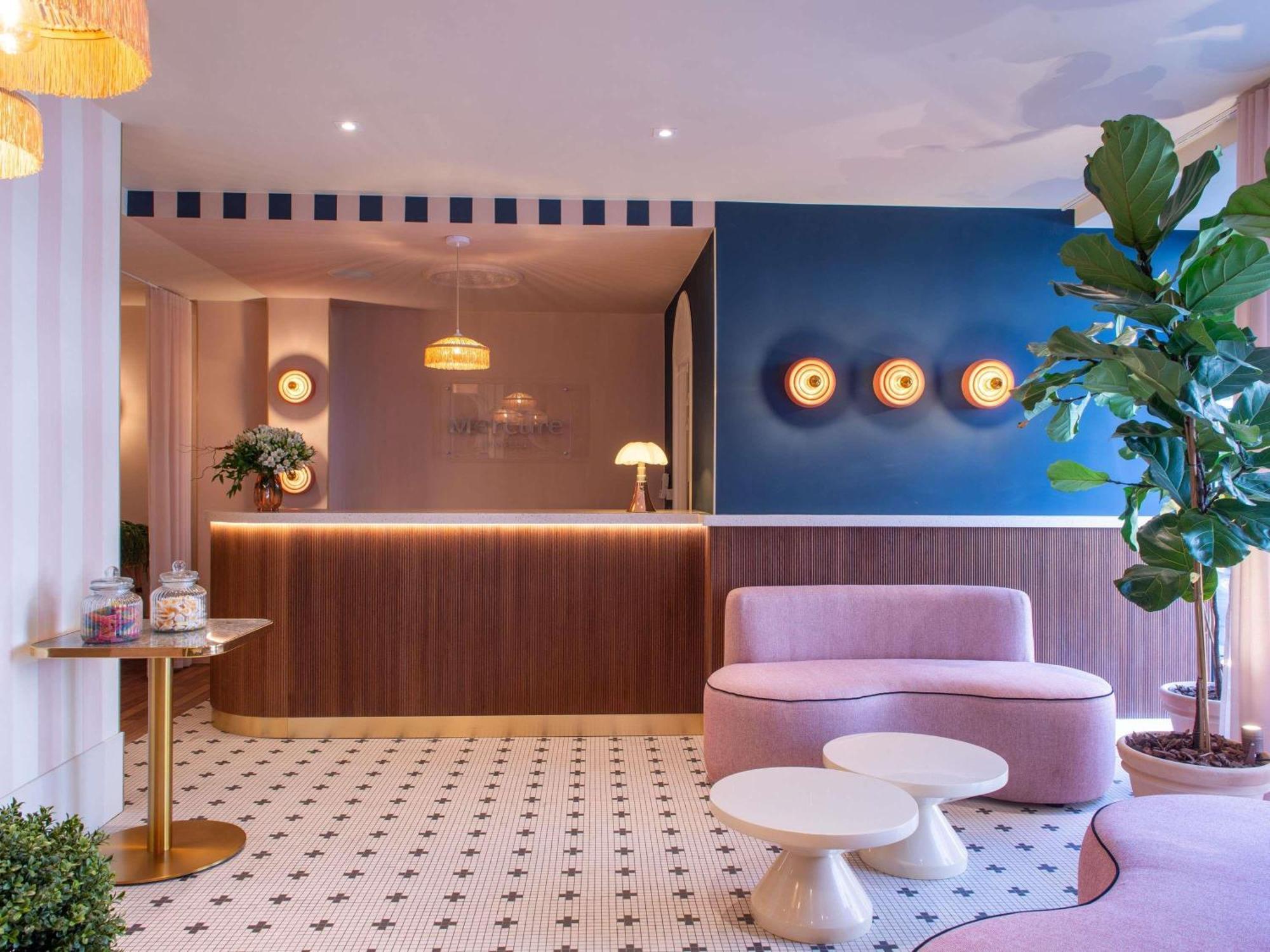 Mercure Paris Pigalle Sacre Coeur Esterno foto