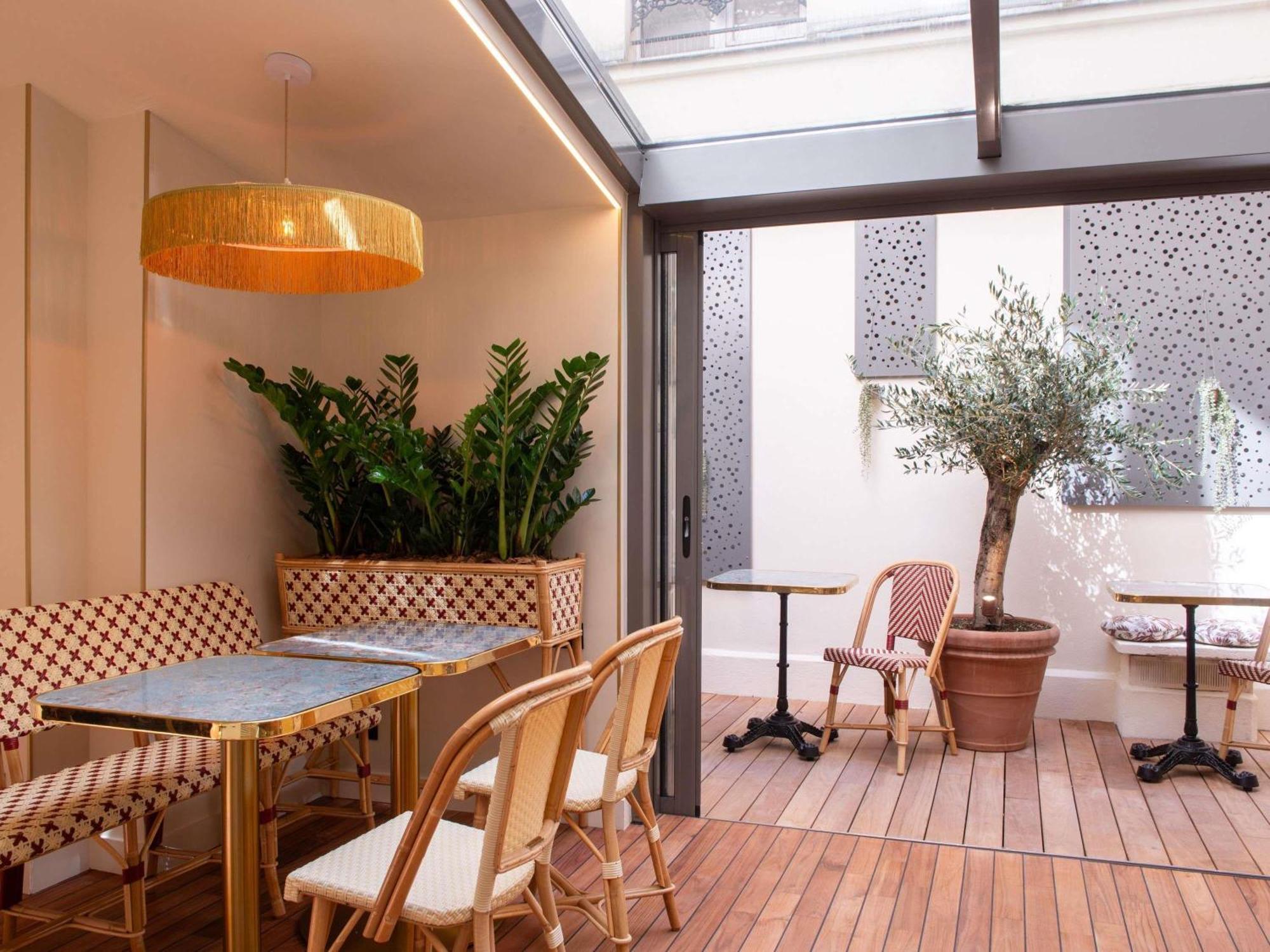 Mercure Paris Pigalle Sacre Coeur Esterno foto
